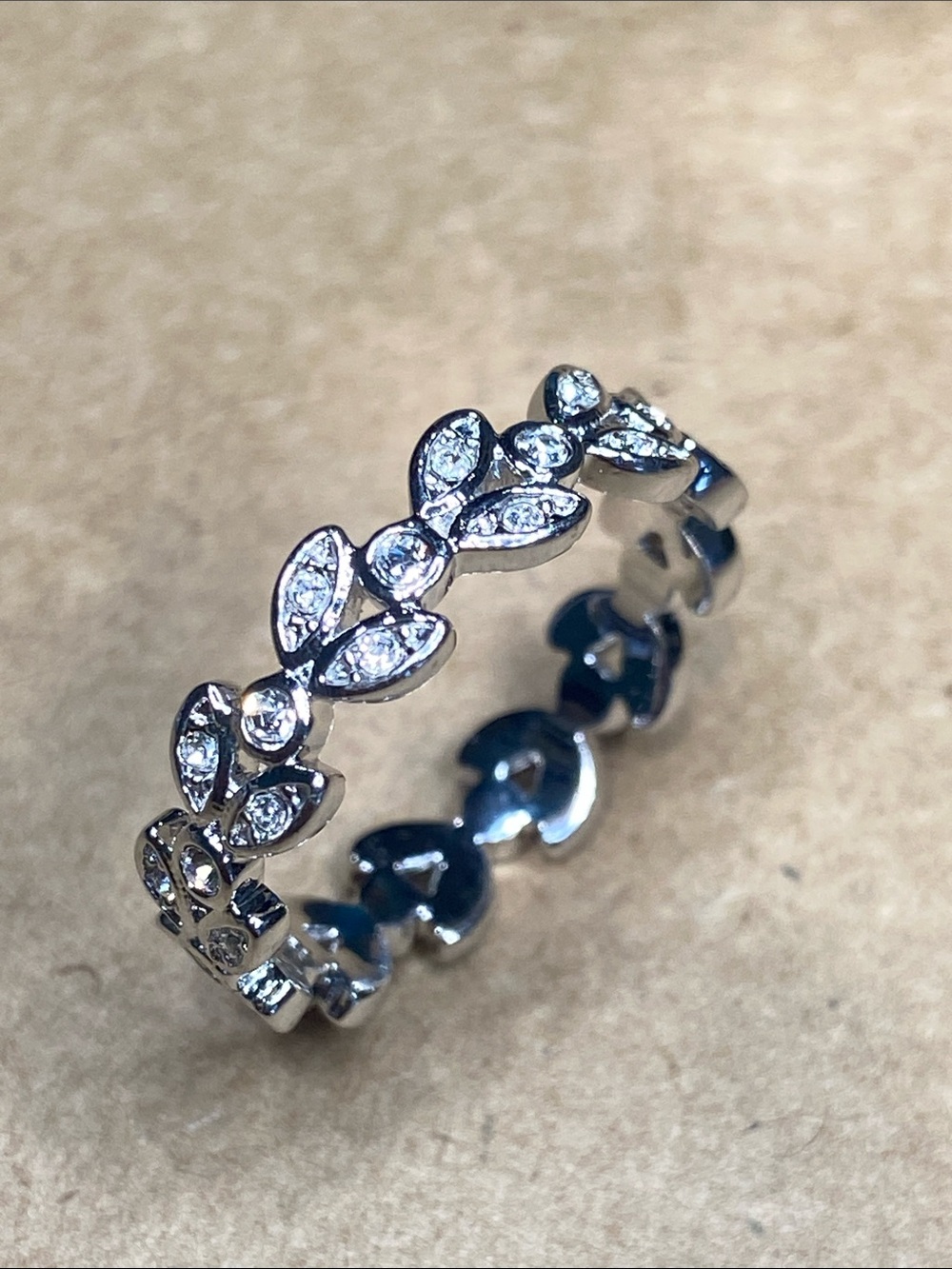Sterling Silver Leaf Halo Band with Cubic Zirconias - Size 8